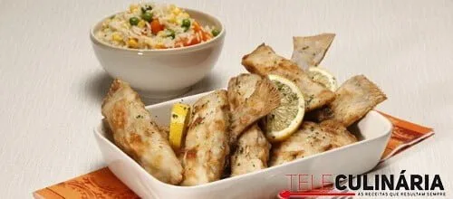Solha frita com arroz primavera