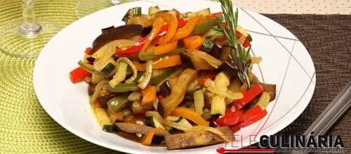 Legumes salteados com especiarias