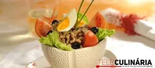 Feijão-frade com cebolada de atum