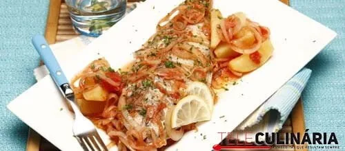 Goraz salteado com cebola