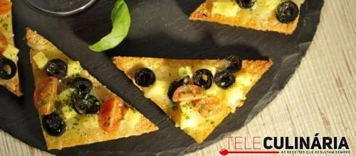 Bruschettas de ananás e queijo