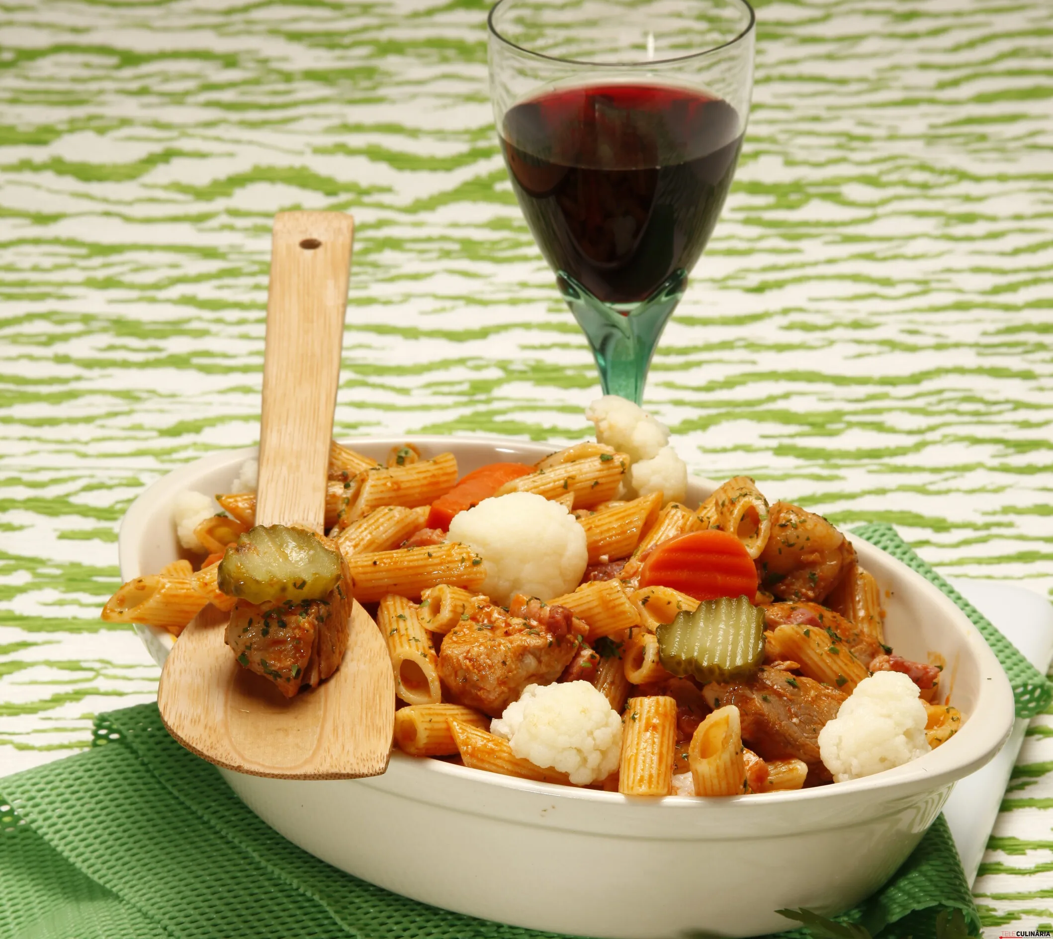 Carne frita com massa