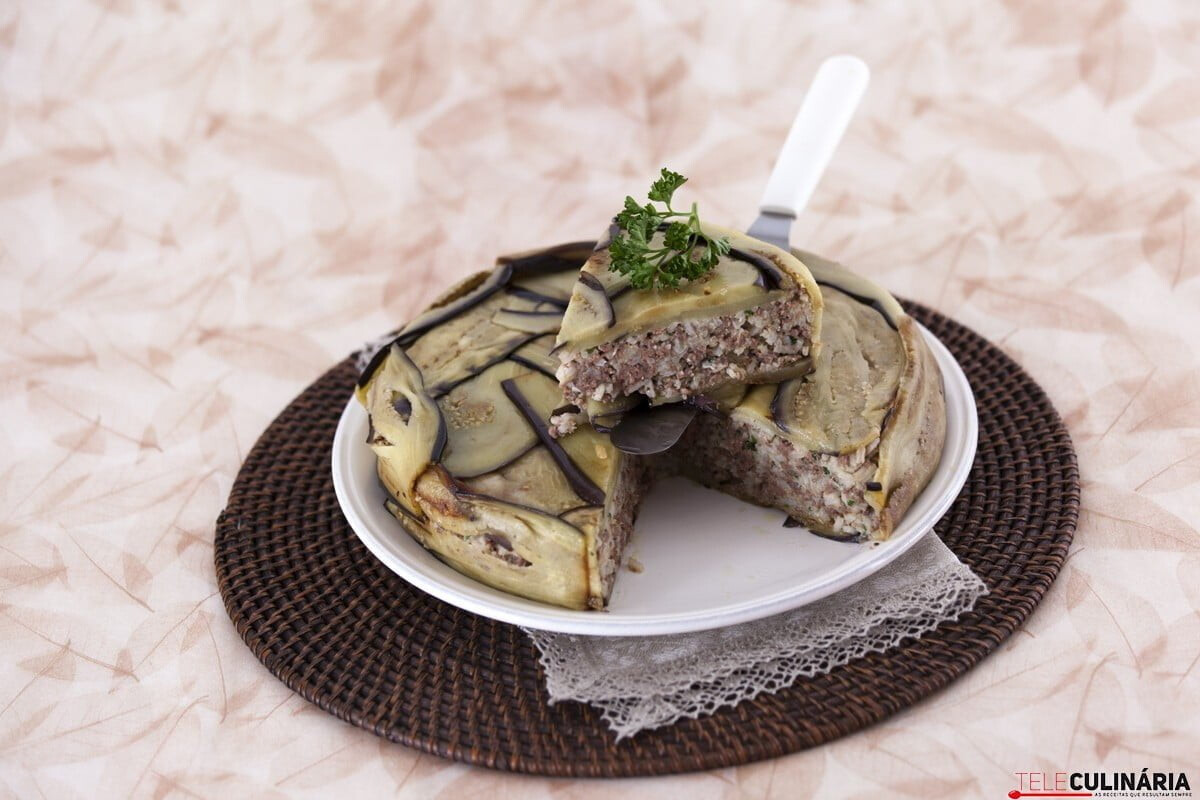 Coroa de beringela com carne picada