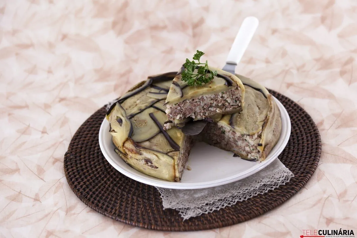 Coroa de beringela com carne picada