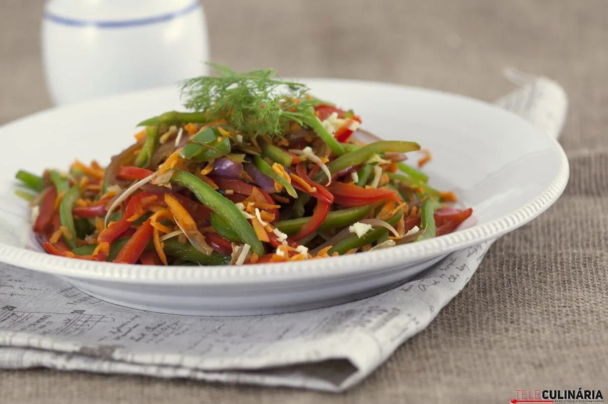 Juliana de legumes salteados