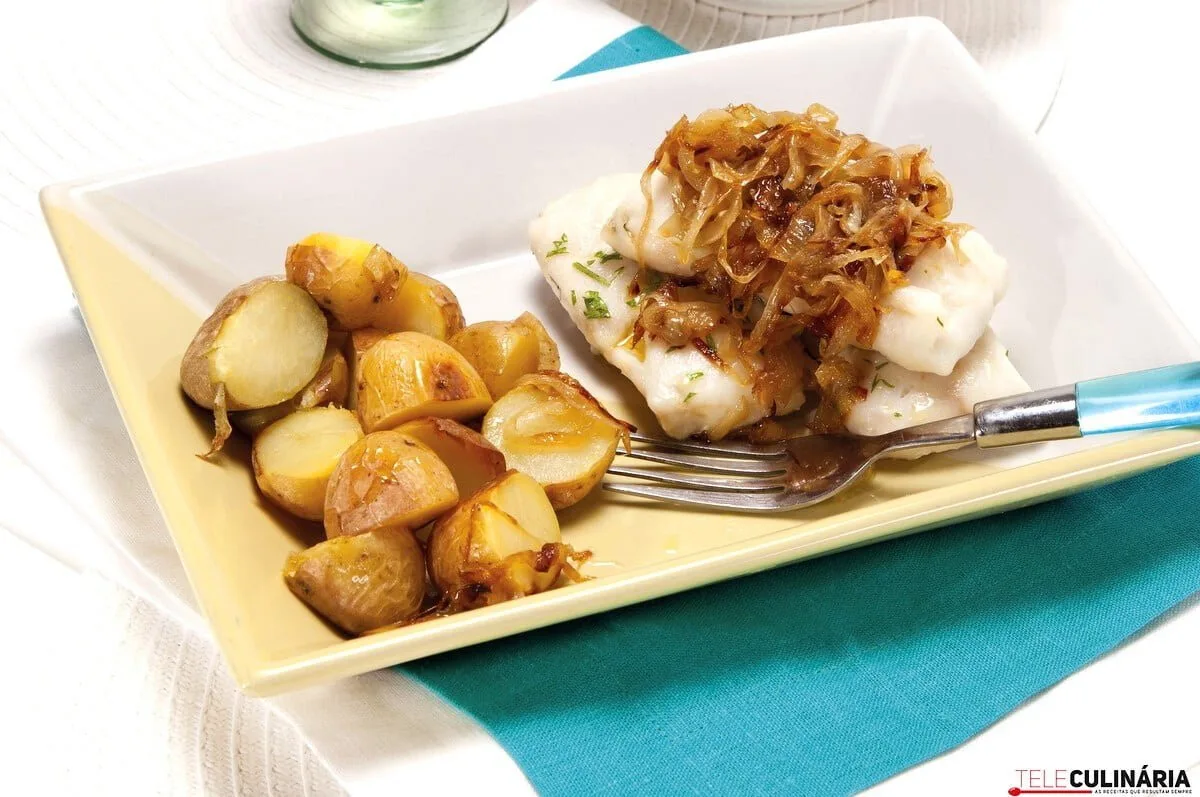 Filetes de solha com cebolas caramelizadas