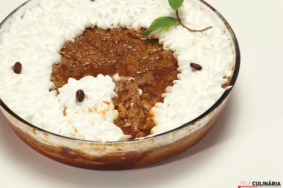 Pudim caramelo com café
