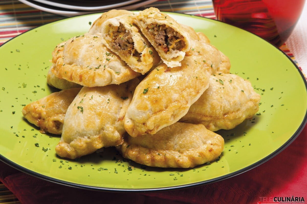 Folhado de carne picada