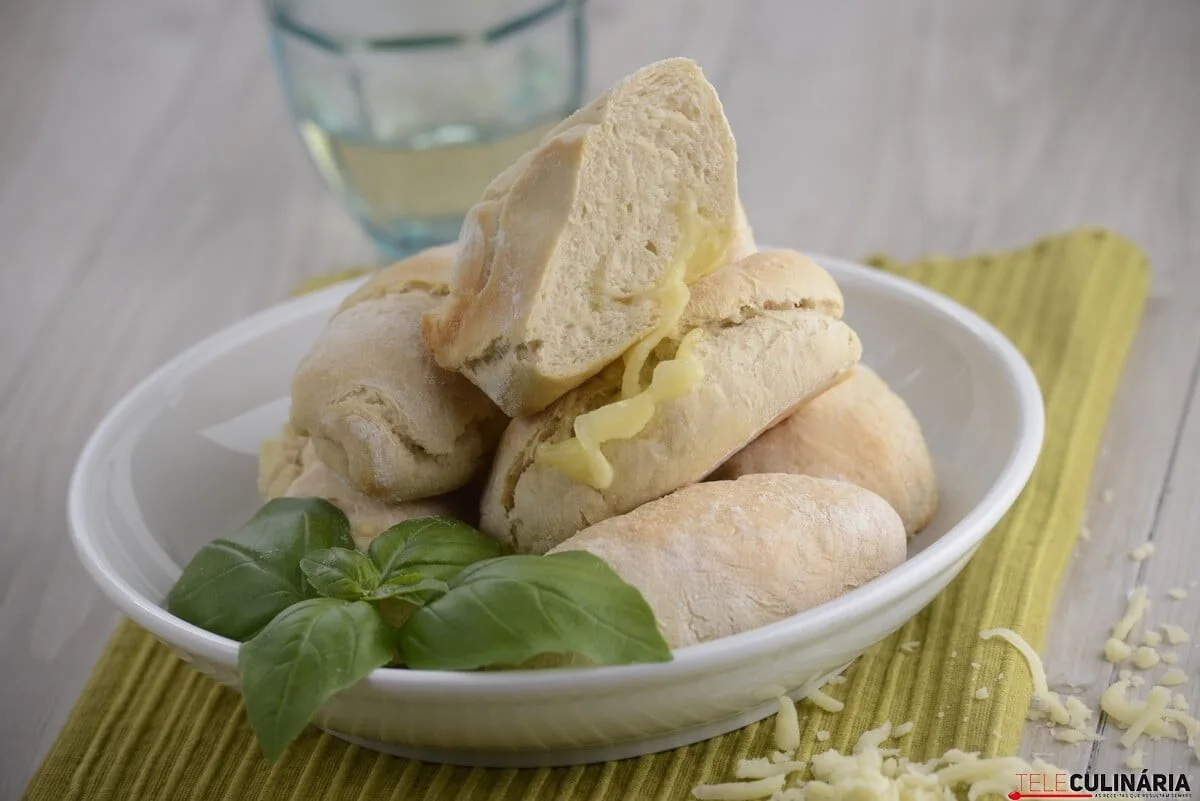 Pãezinhos de queijo mozzarella