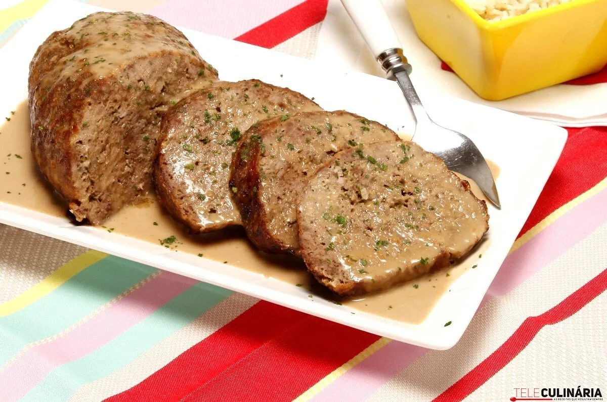 Rolo de carne com rabo de boi