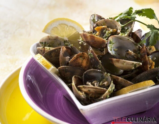 Amêijoas de coentrada