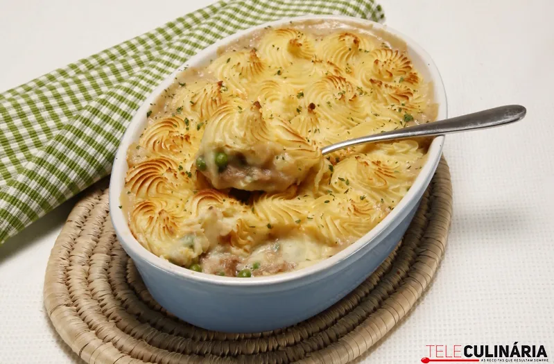 Picadinho de atum com ervilhas