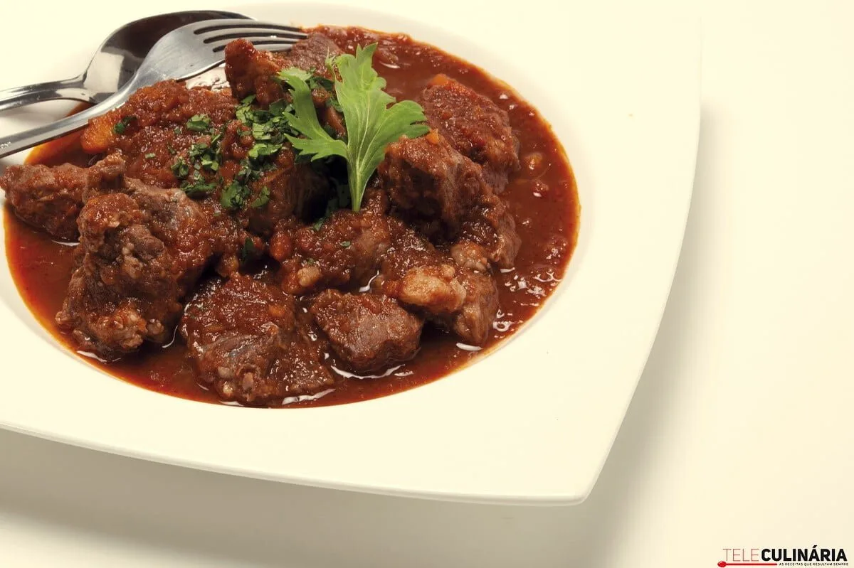 Estufado de bochechas de porco