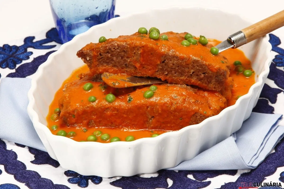Tarte de carne com ervilhas