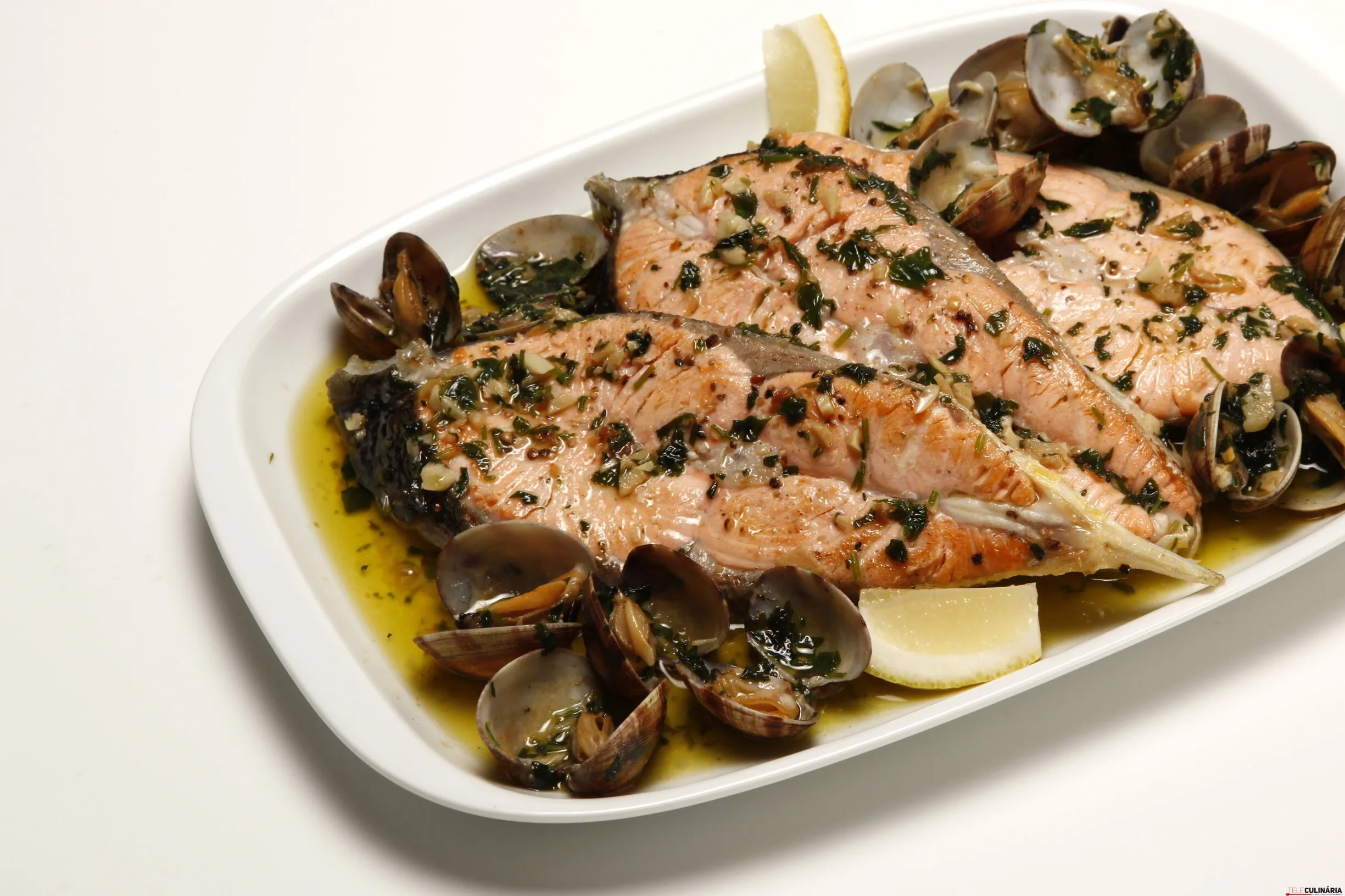 Postas de salmão à Bulhão Pato