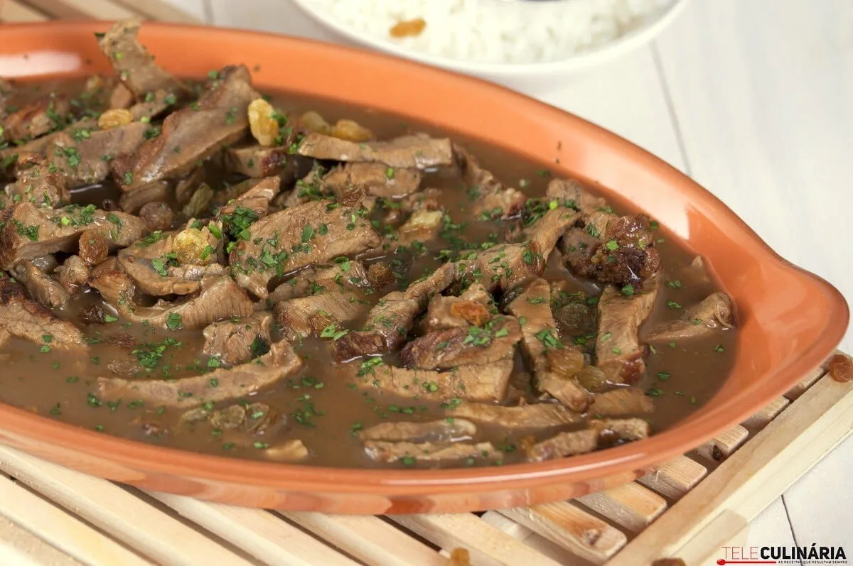 Tiras de vaca com rabo de boi