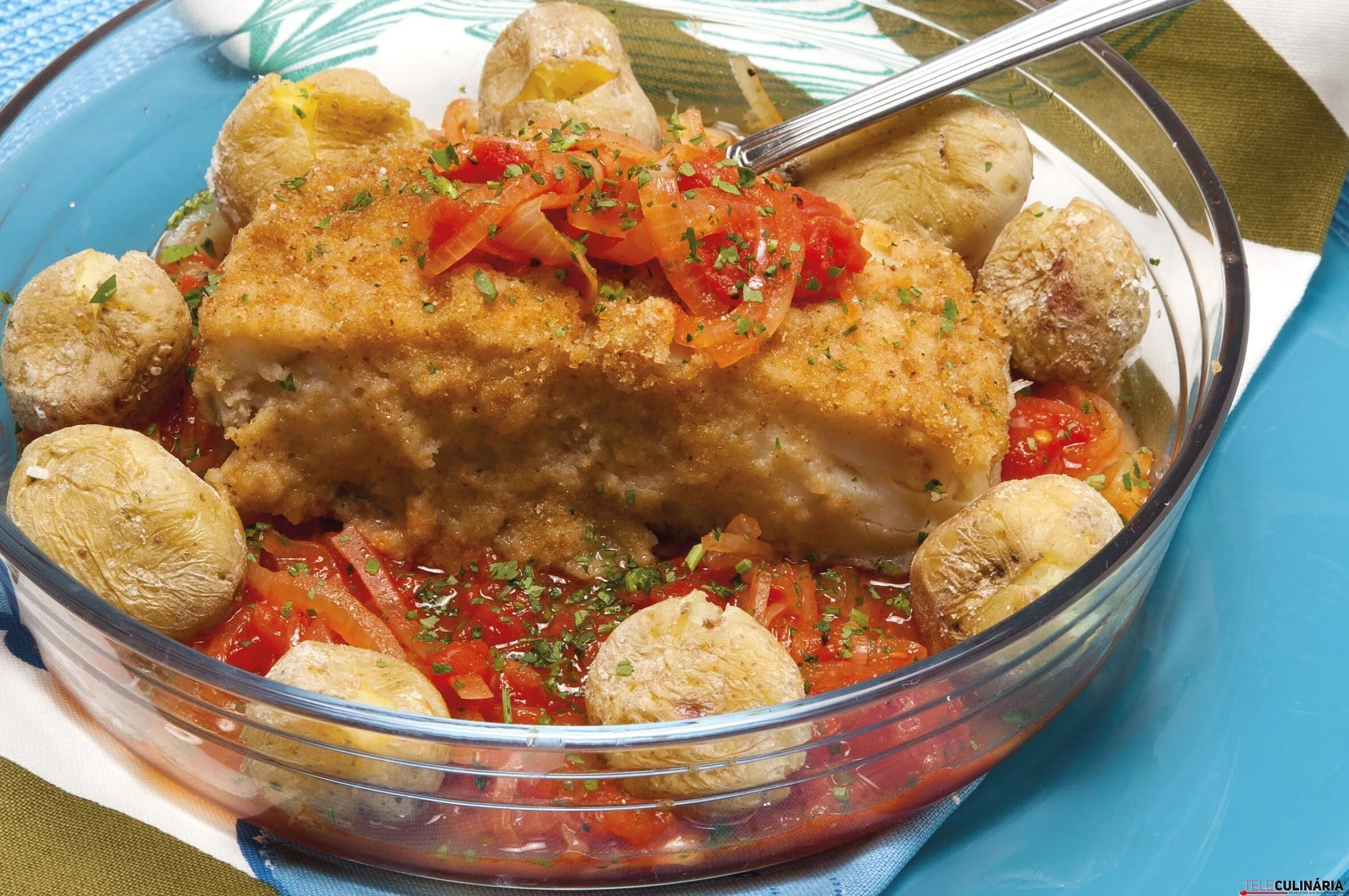 Bacalhau dourado com batata a murro