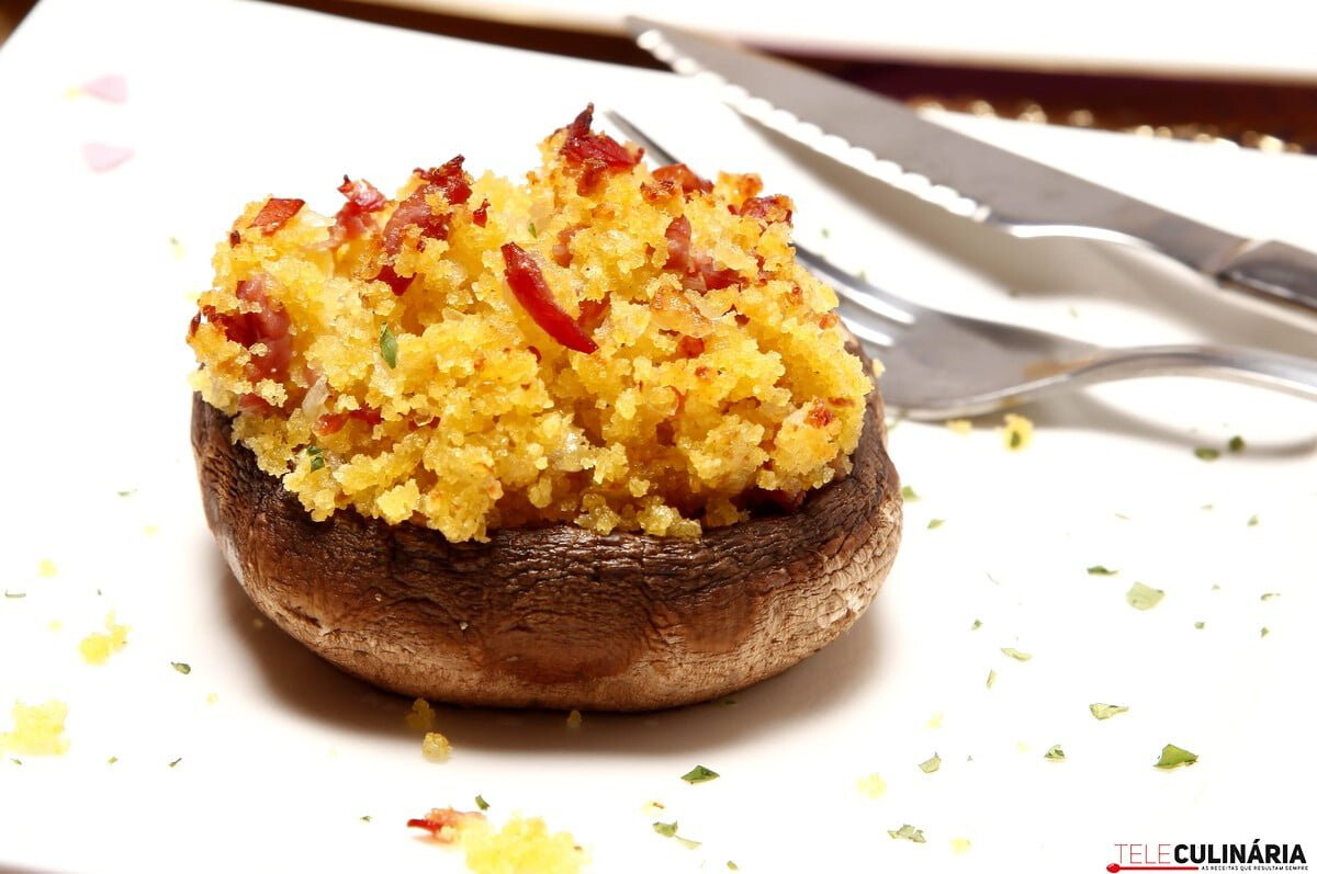 Cogumelos recheados à S Valentim