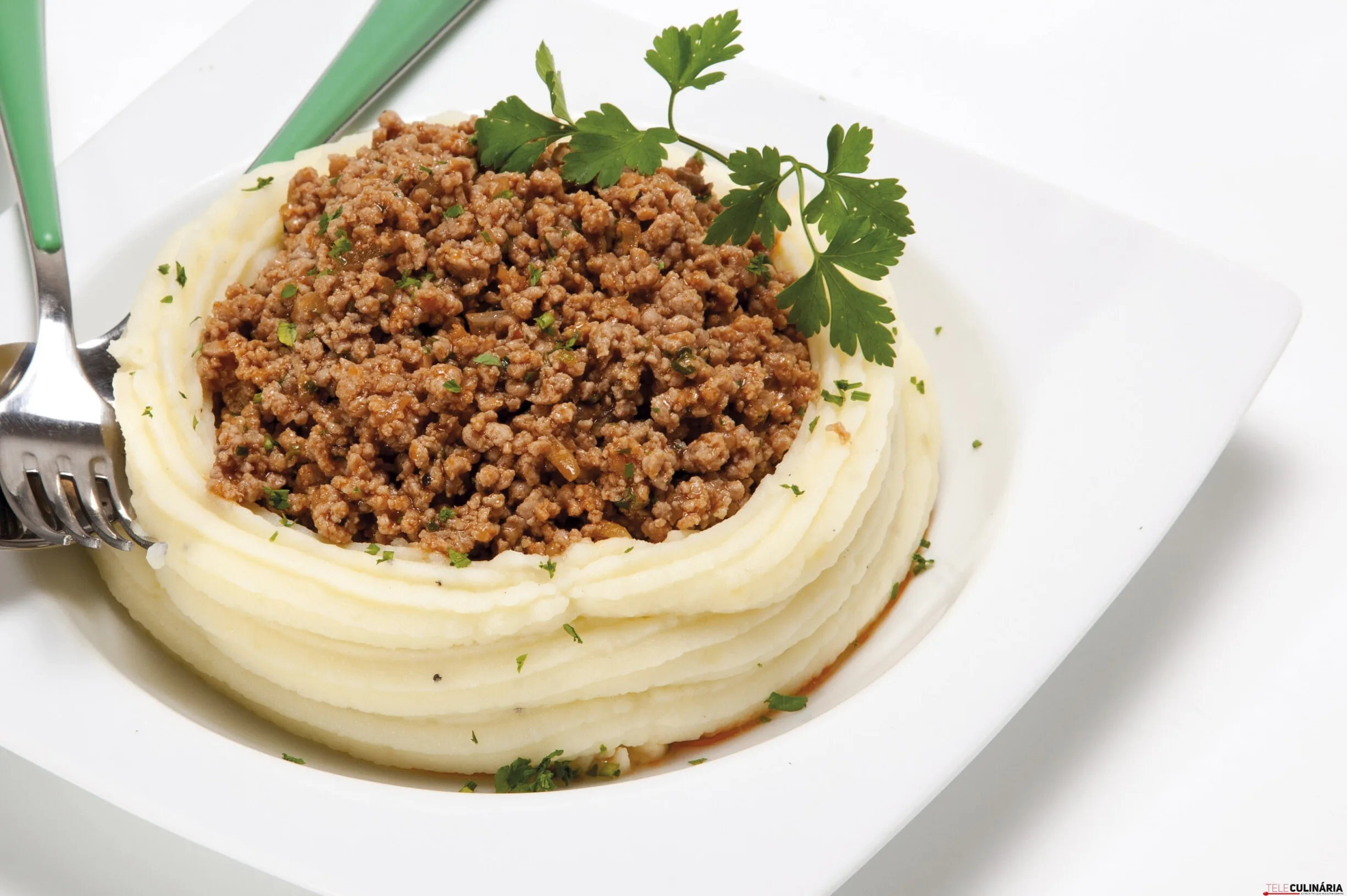 Coroa de batata com carne picada