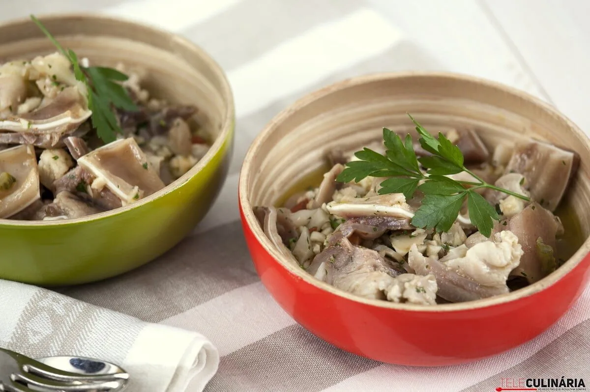 Salada de orelha com louro