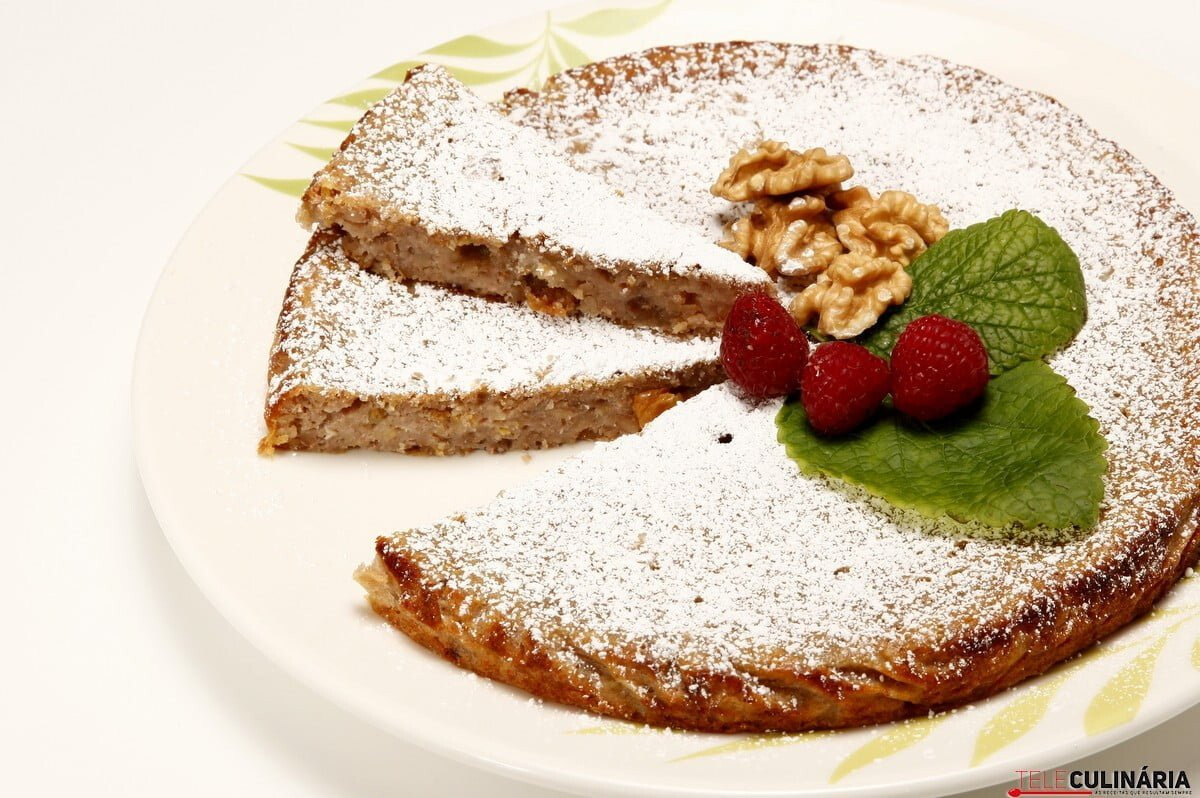 Bolo de limão e sultanas