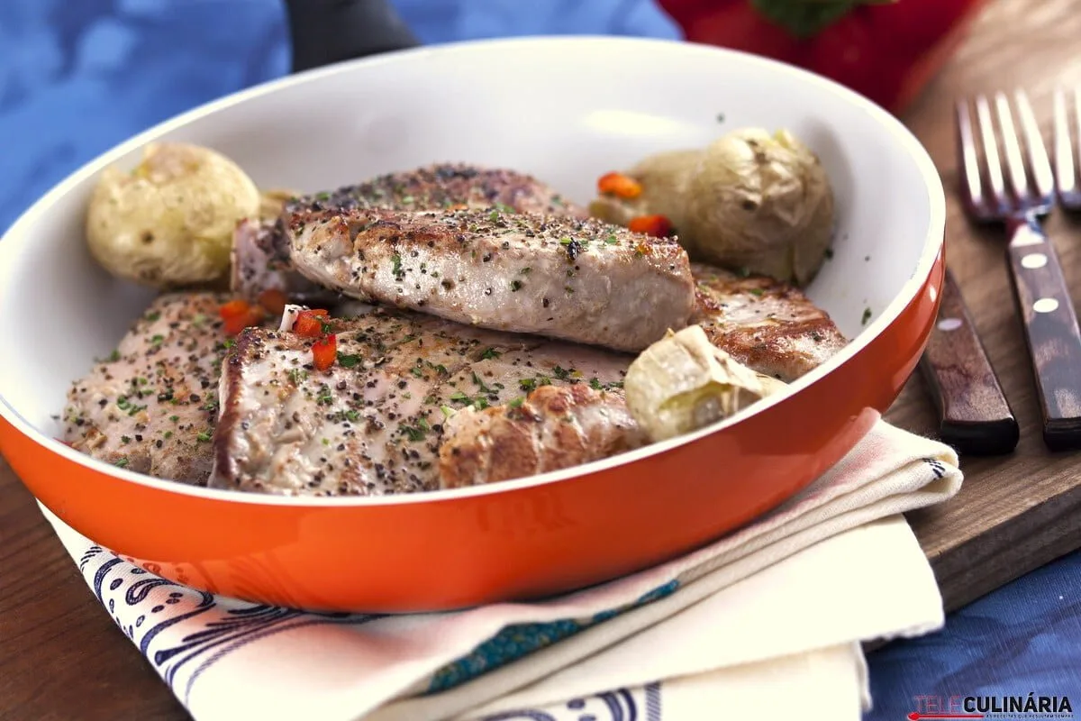 Atum fresco na frigideira