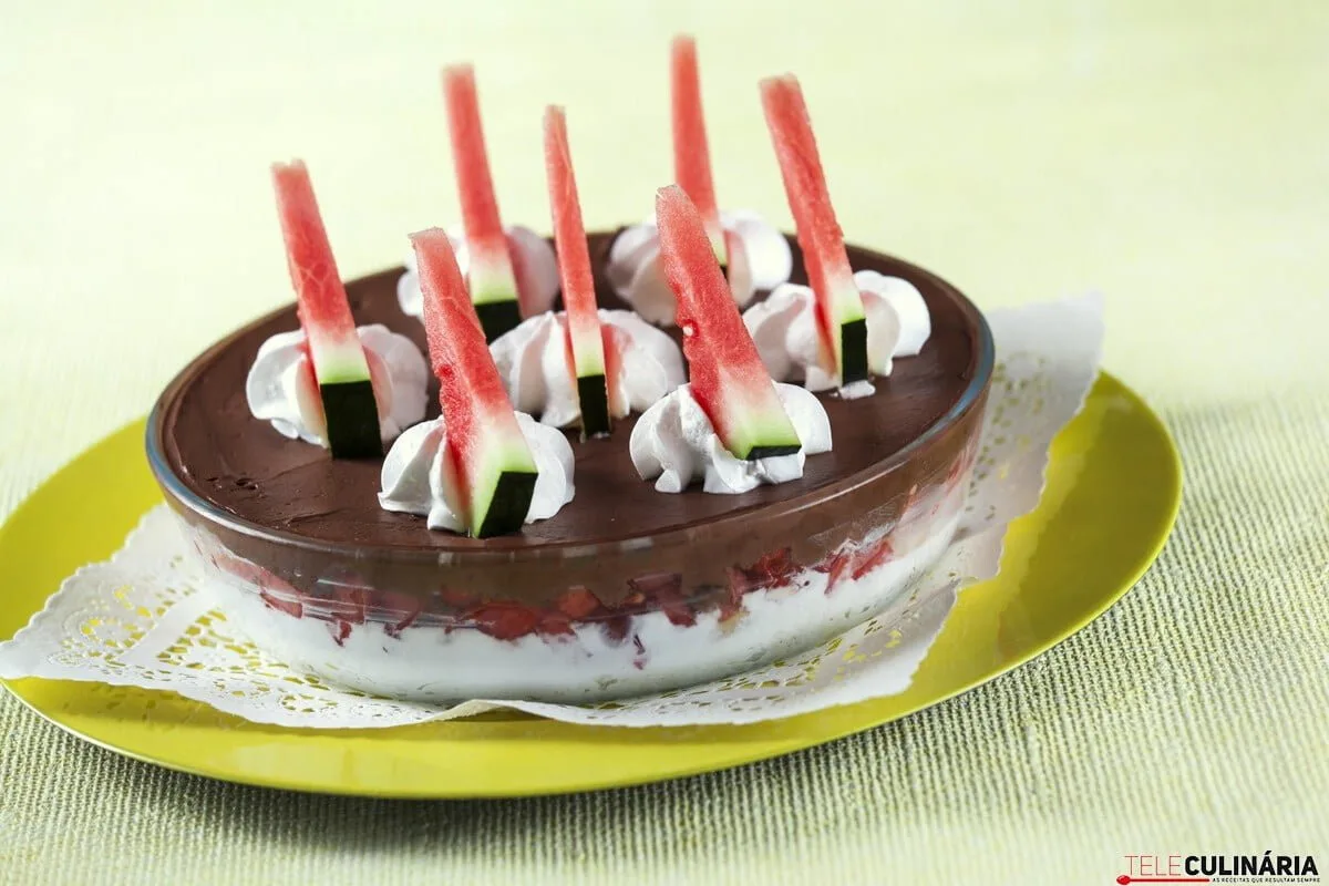 Semifrio de melancia e chocolate