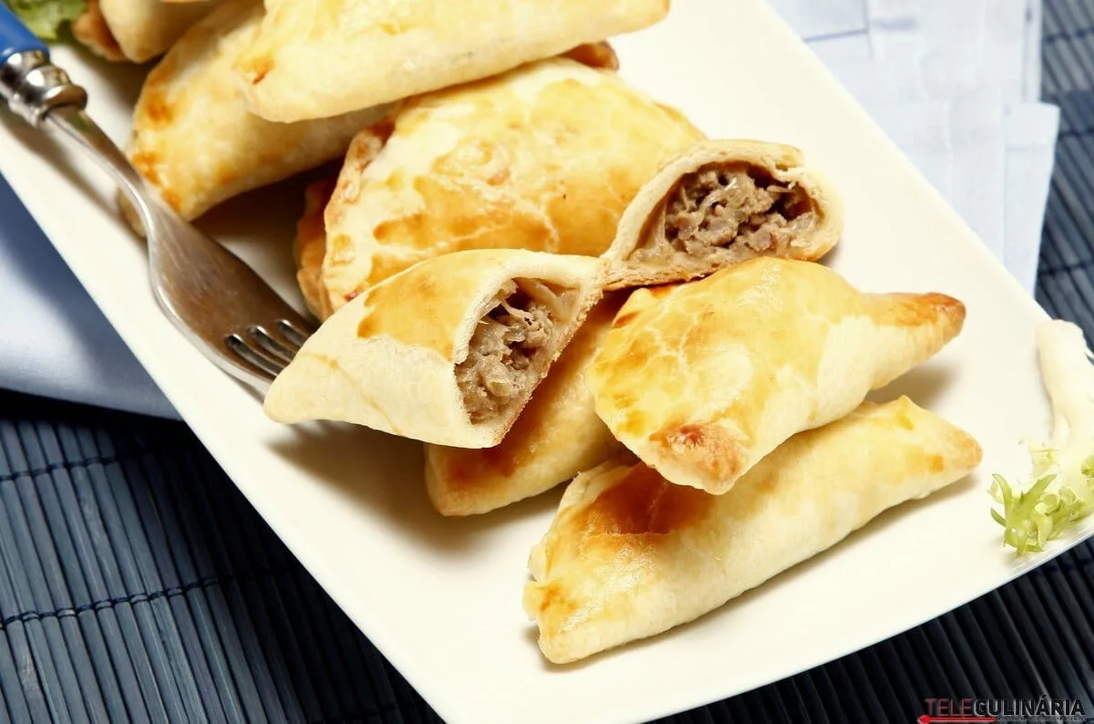Pastelinhos de vitela e cebola