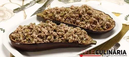 Beringela recheada com cogumelos e atum