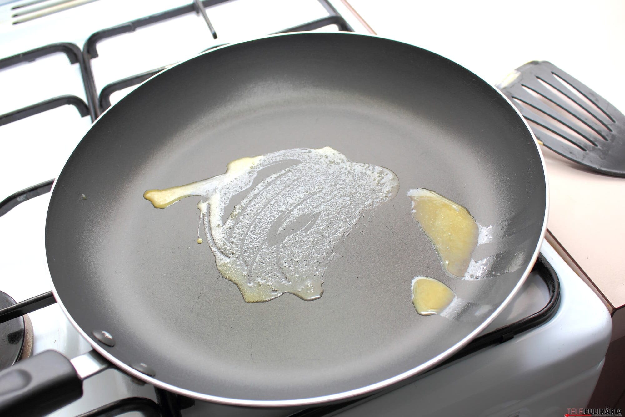 Fritar alimentos em manteiga