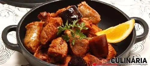 Carne de porco com enchidos