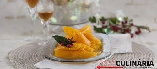 Trouxas-de-ovos com calda de açúcar