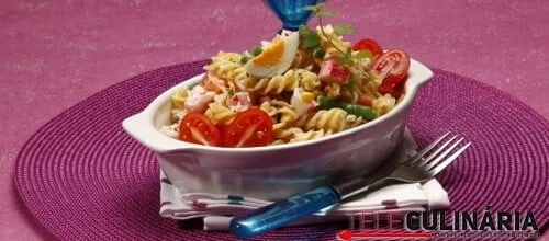 Salada de peixe com vegetais