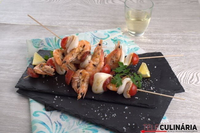 Espetadas de lulas e gambas