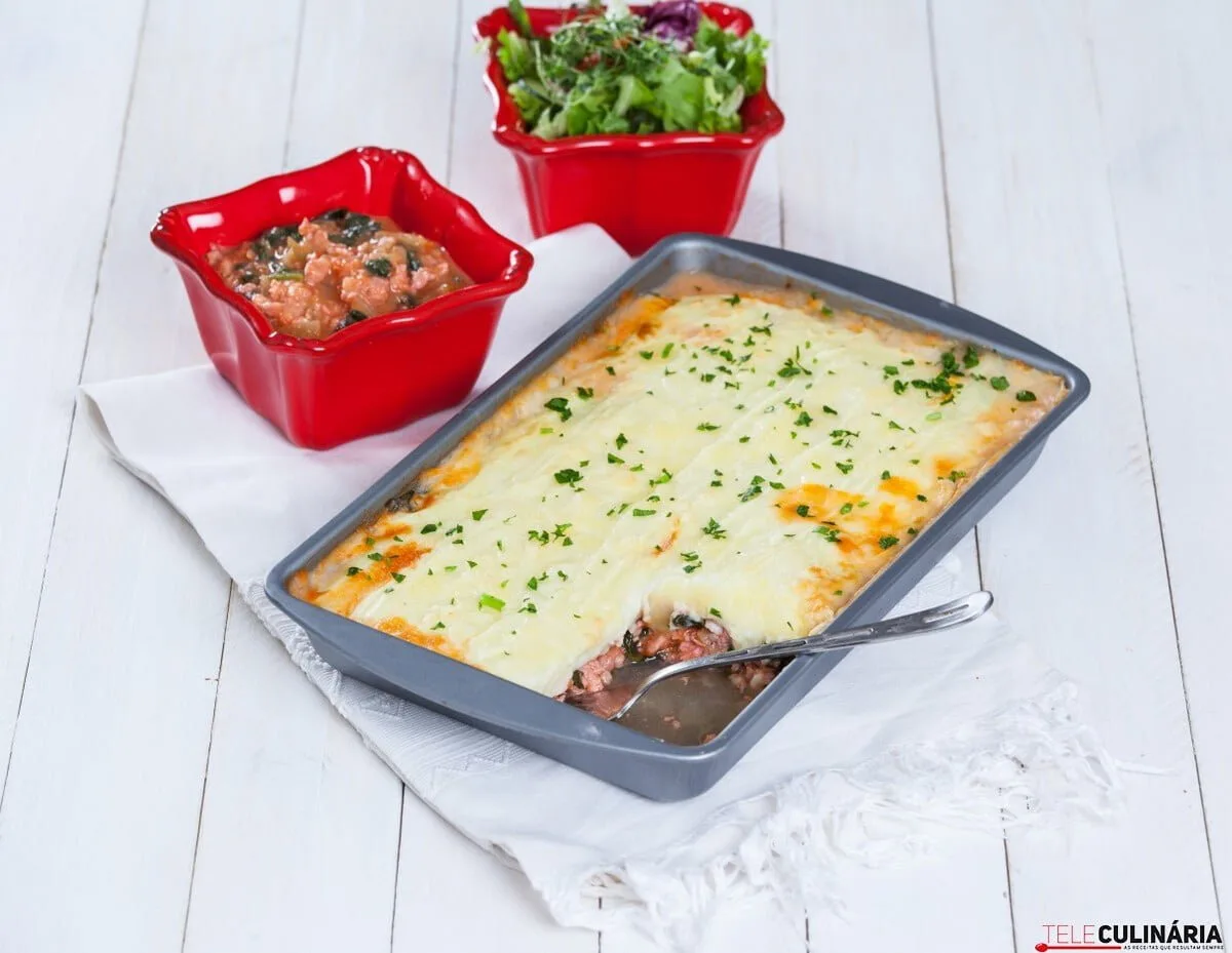 Empadão de salsicha fresca