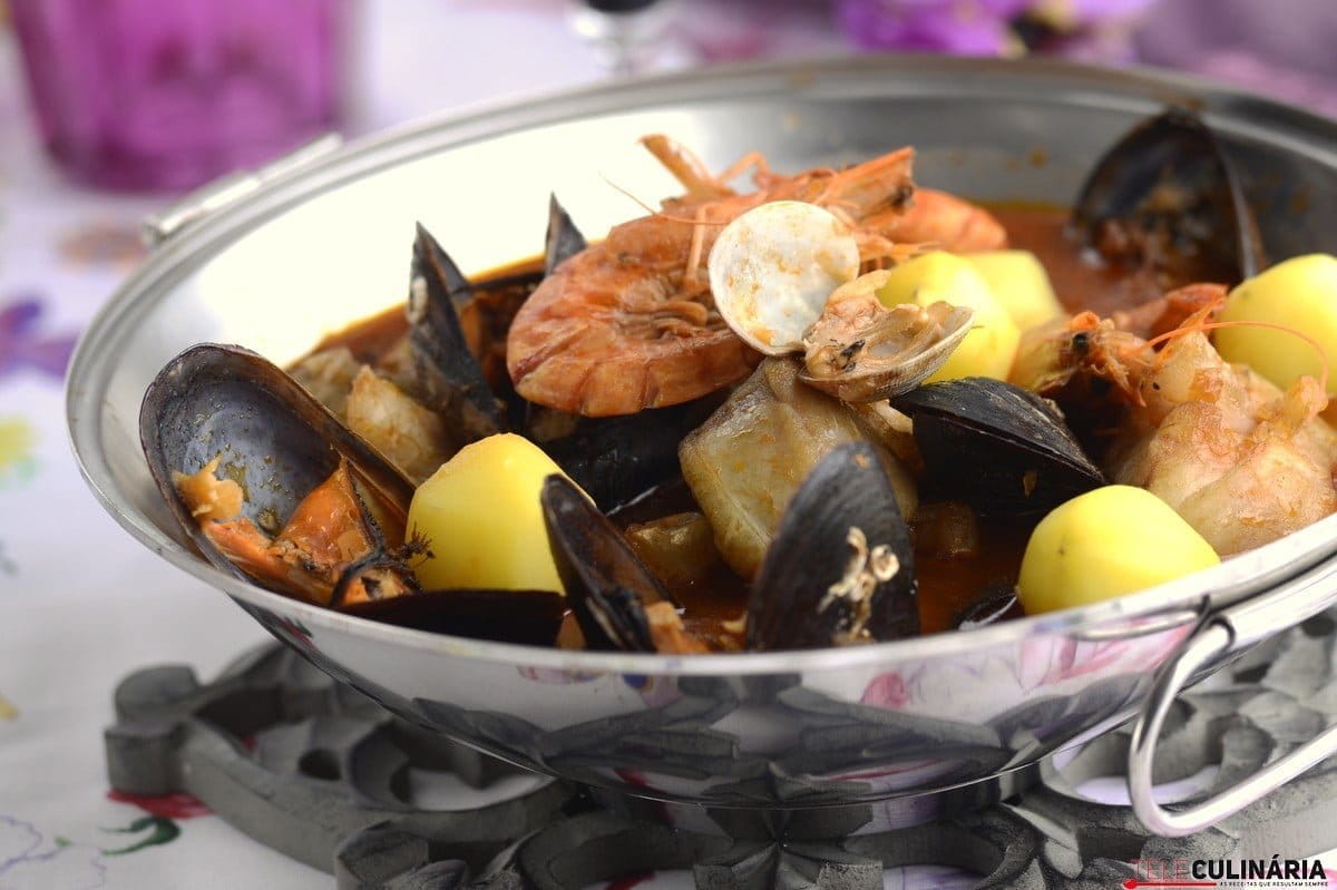 cataplana-de-tamboril-e-marisco