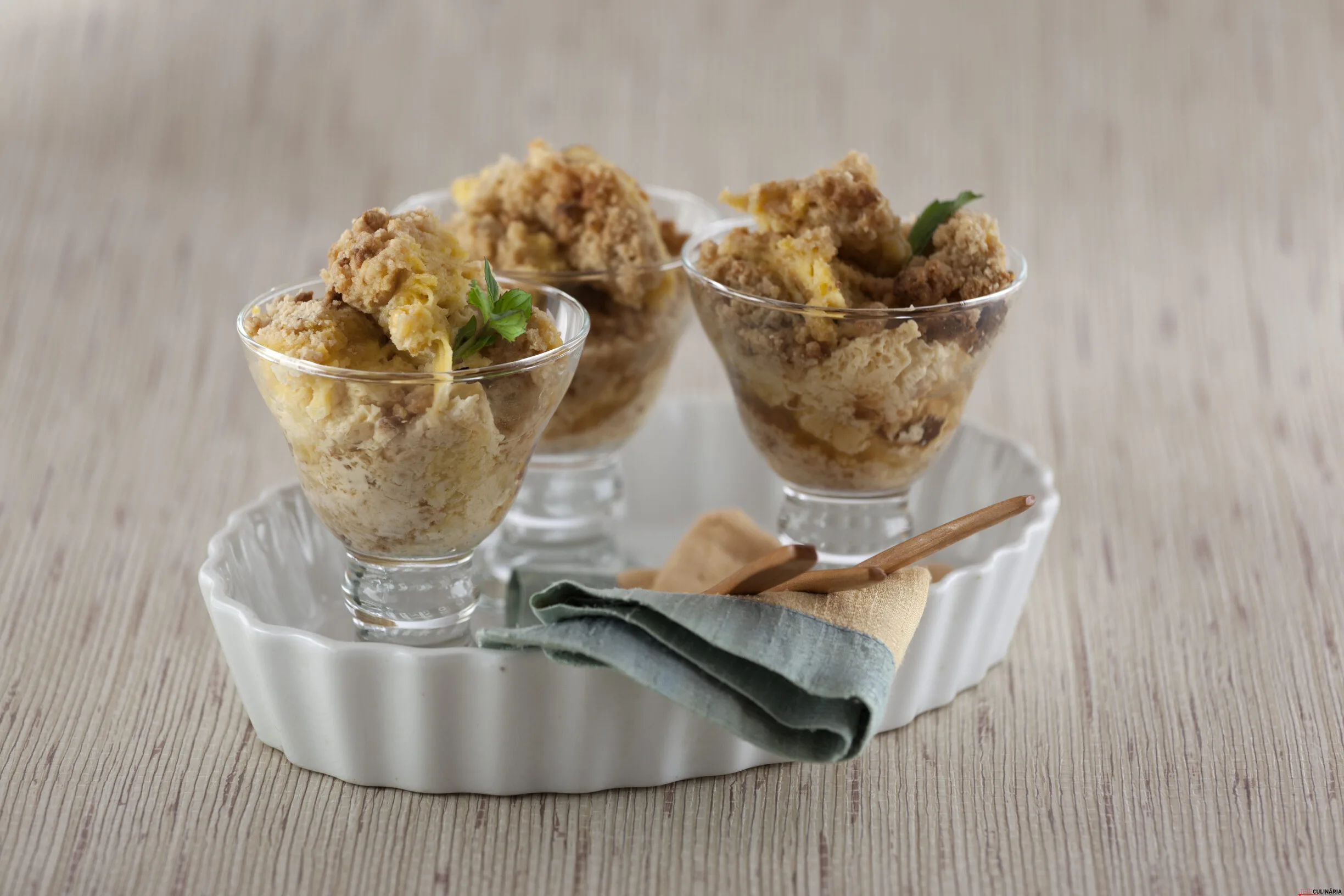 Tacinhas doces de croissant e canela