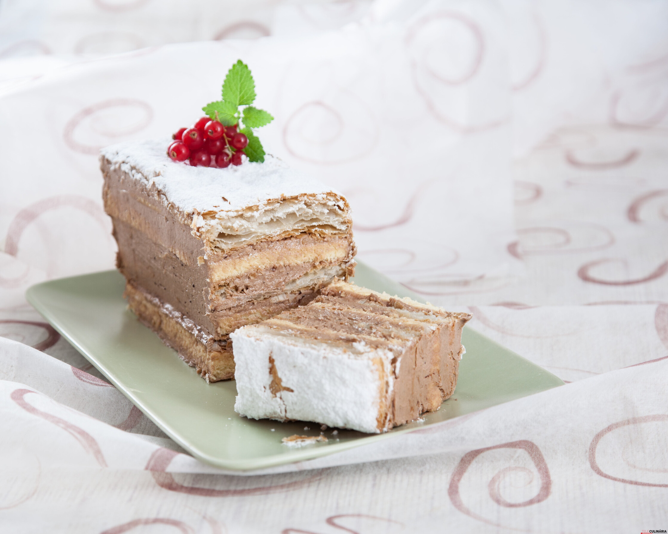 Delícia de bolo folhado