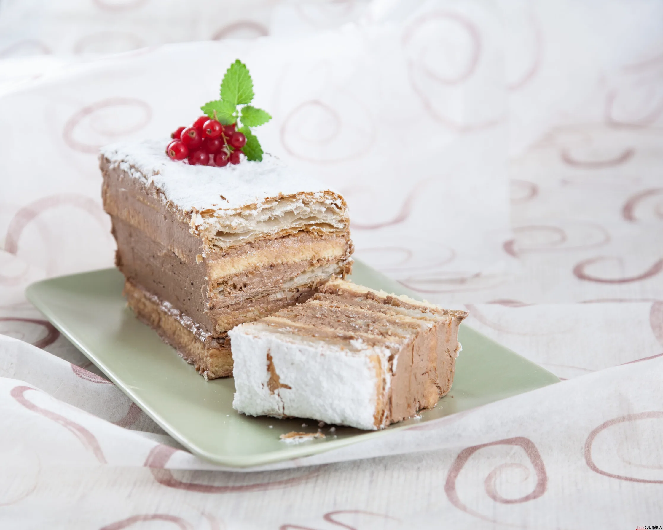 Delícia de bolo folhado