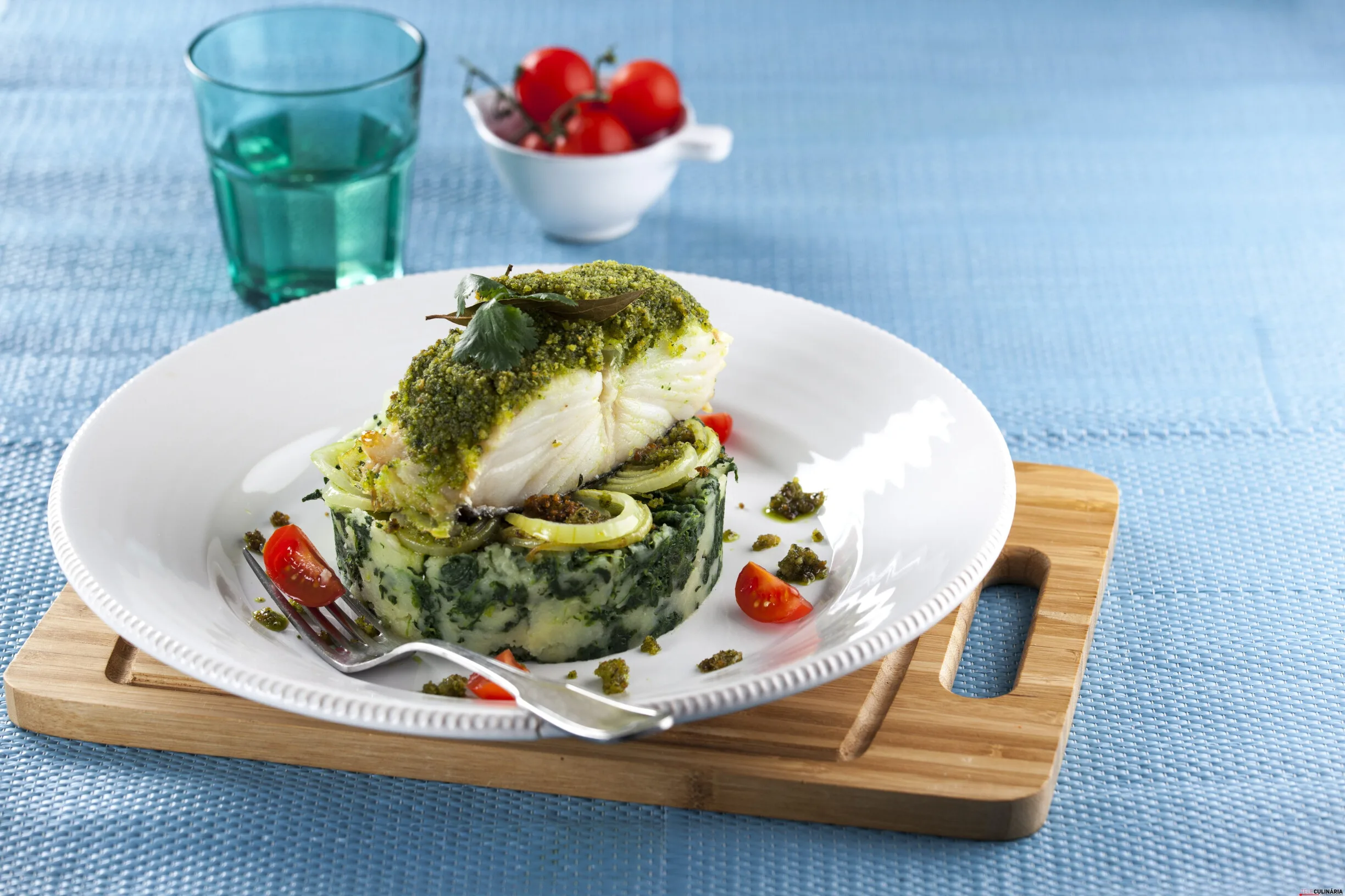 Bacalhau com broa de milho e coentros