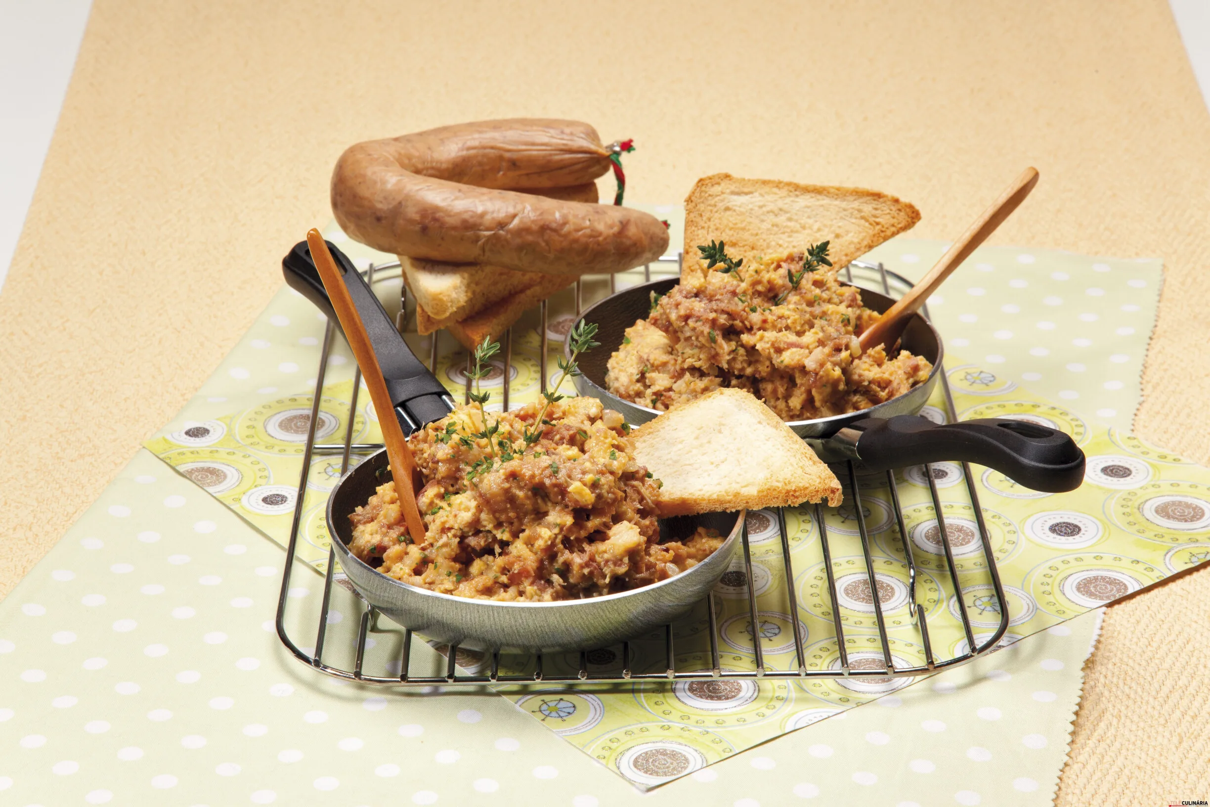 Ovos mexidos com alheira