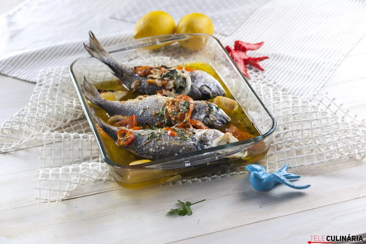 Dourada assada à portuguesa