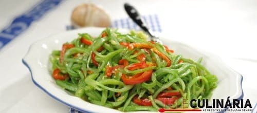 Feijão-verde salteado com pimentos morrones