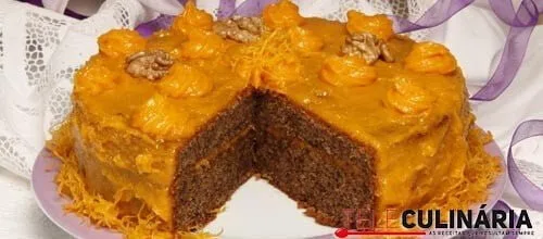 Bolo de nozes e ovos moles