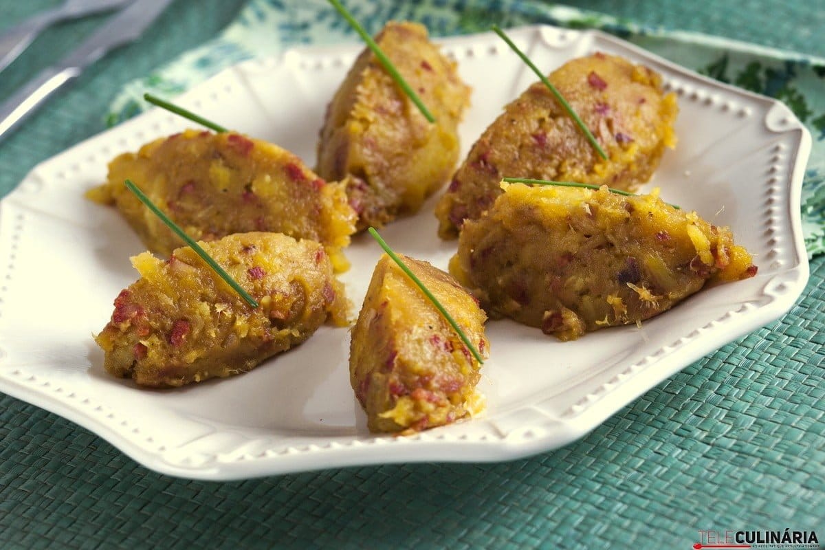 Migas de batata doce, chouriço e tomate