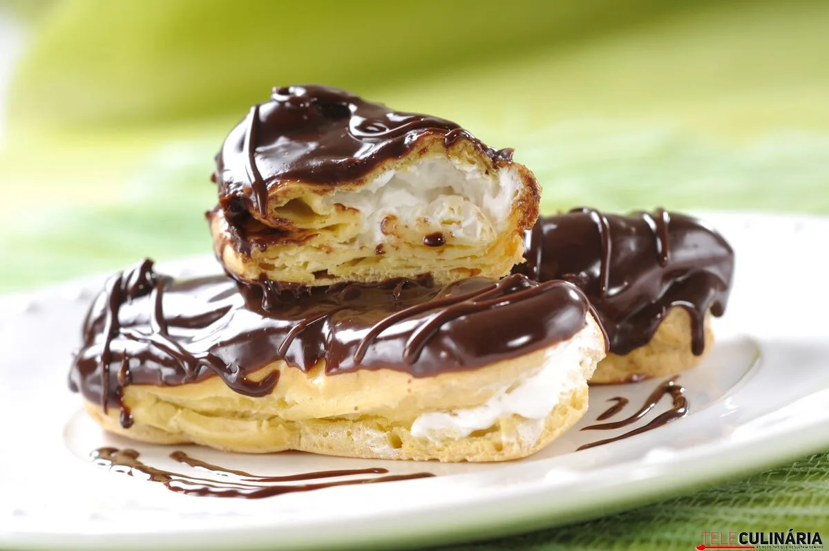 Receita de éclairs de chocolate