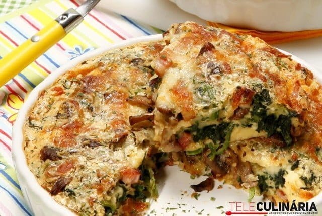quiche de espinafres, bacon e cogumelos