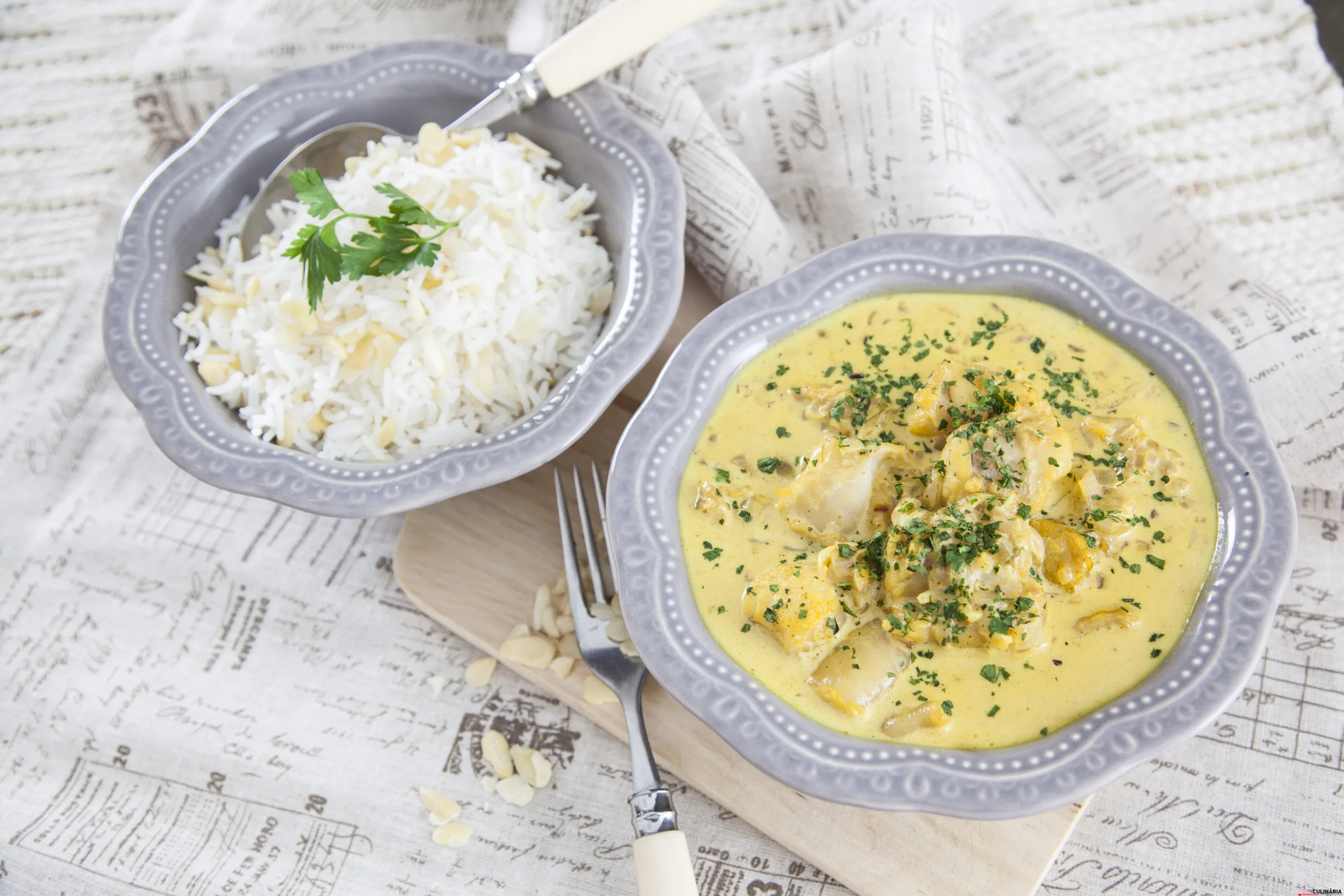Lombo de tamboril com molho de caril e arroz de amêndoas