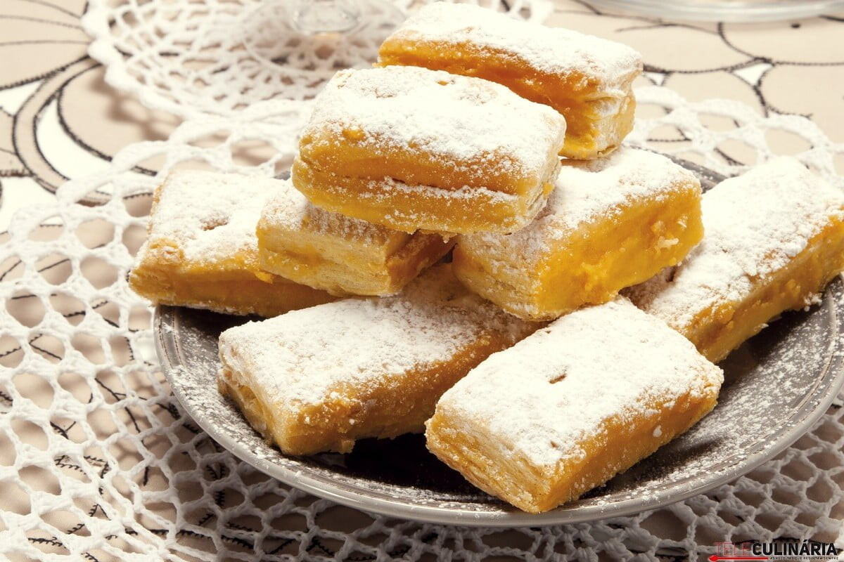 Delícias folhadas com creme de pasteleiro