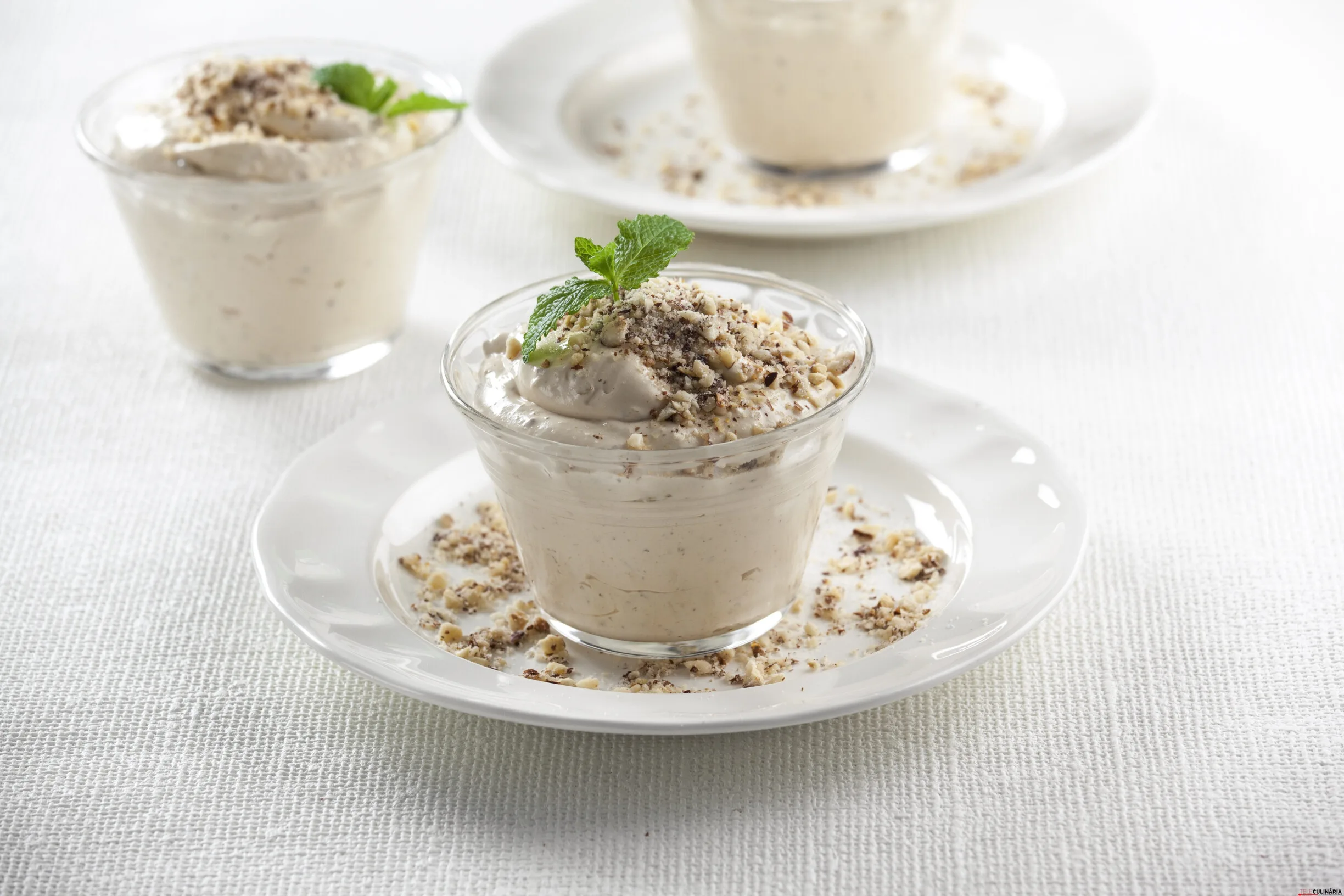 Receita de mousse de caramelo com avelãs